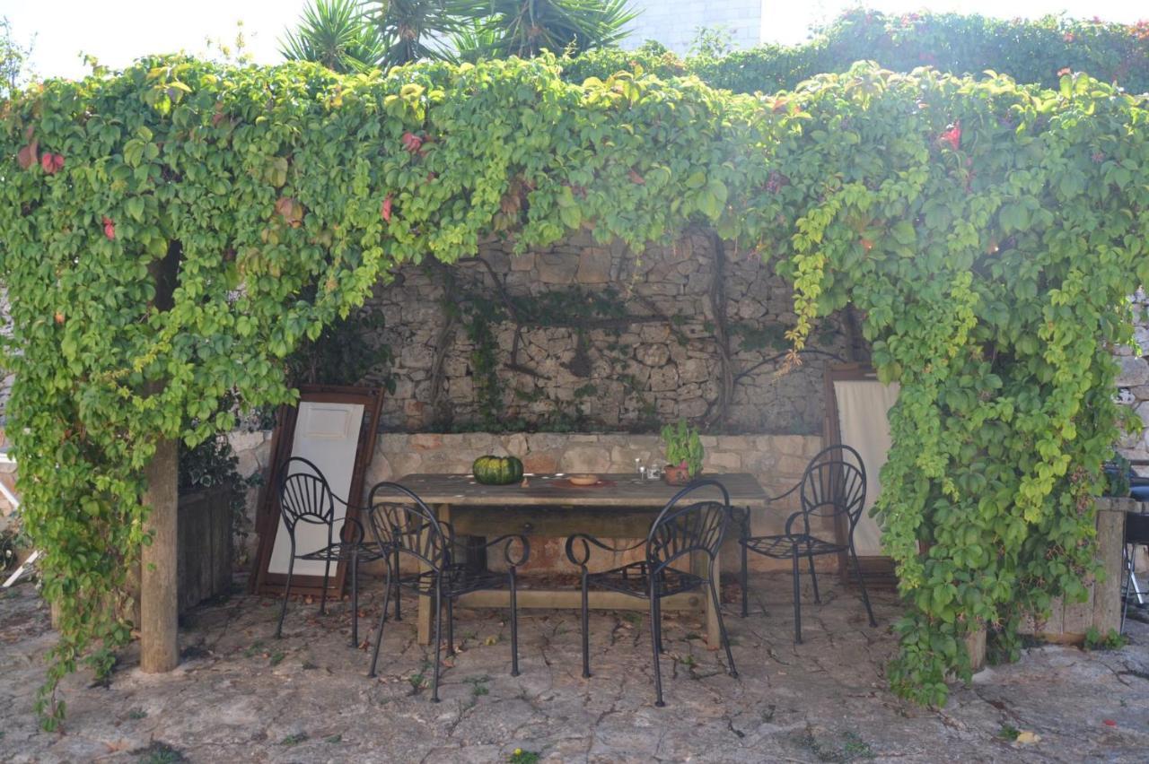 Masseria Montanaro Bed & Breakfast Cisternino Exterior foto