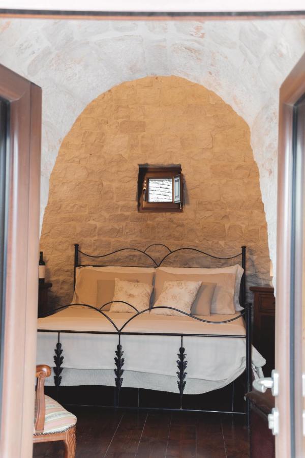 Masseria Montanaro Bed & Breakfast Cisternino Exterior foto